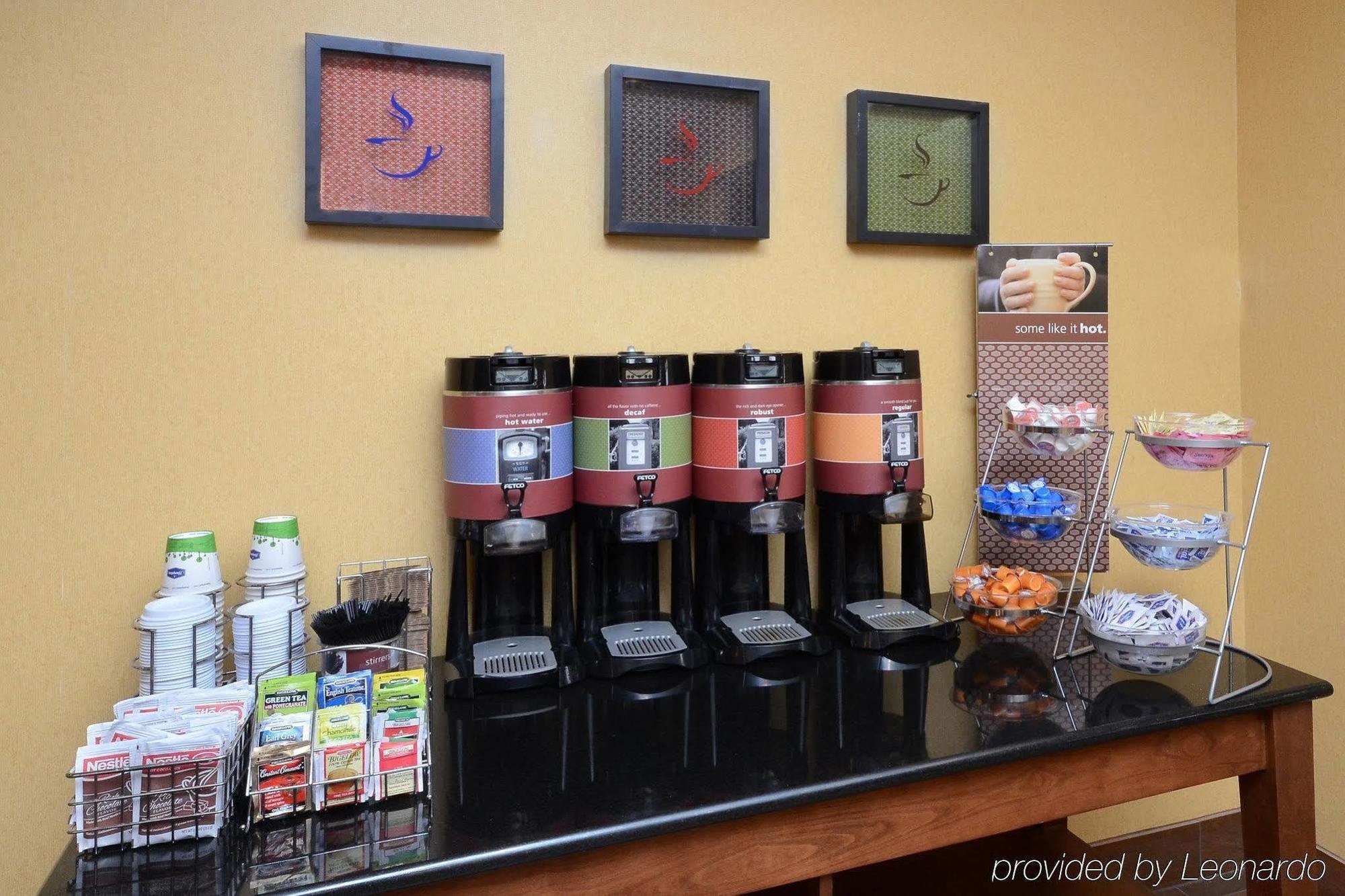 费耶特维尔布拉格堡汉普顿酒店 外观 照片